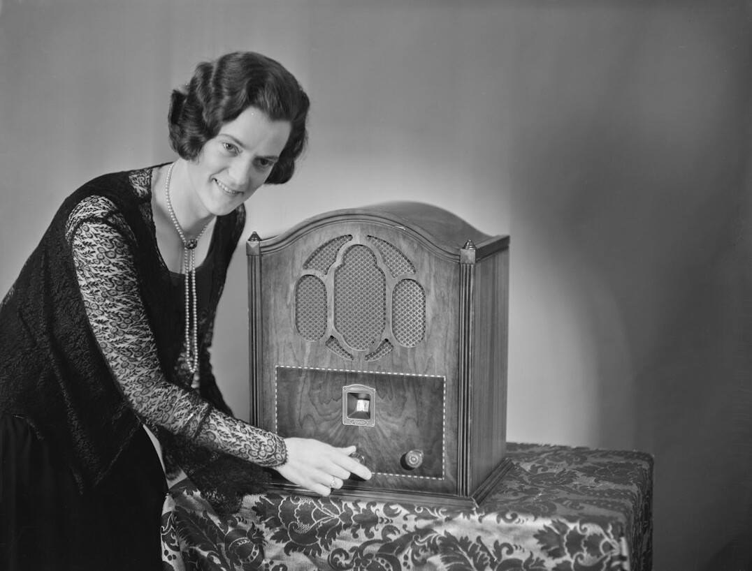 old radio advertisement